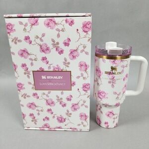 BRAND NEW UNBOXED LoveShack Fancy Stanley 40oz Ribbon Rosa Quencher.